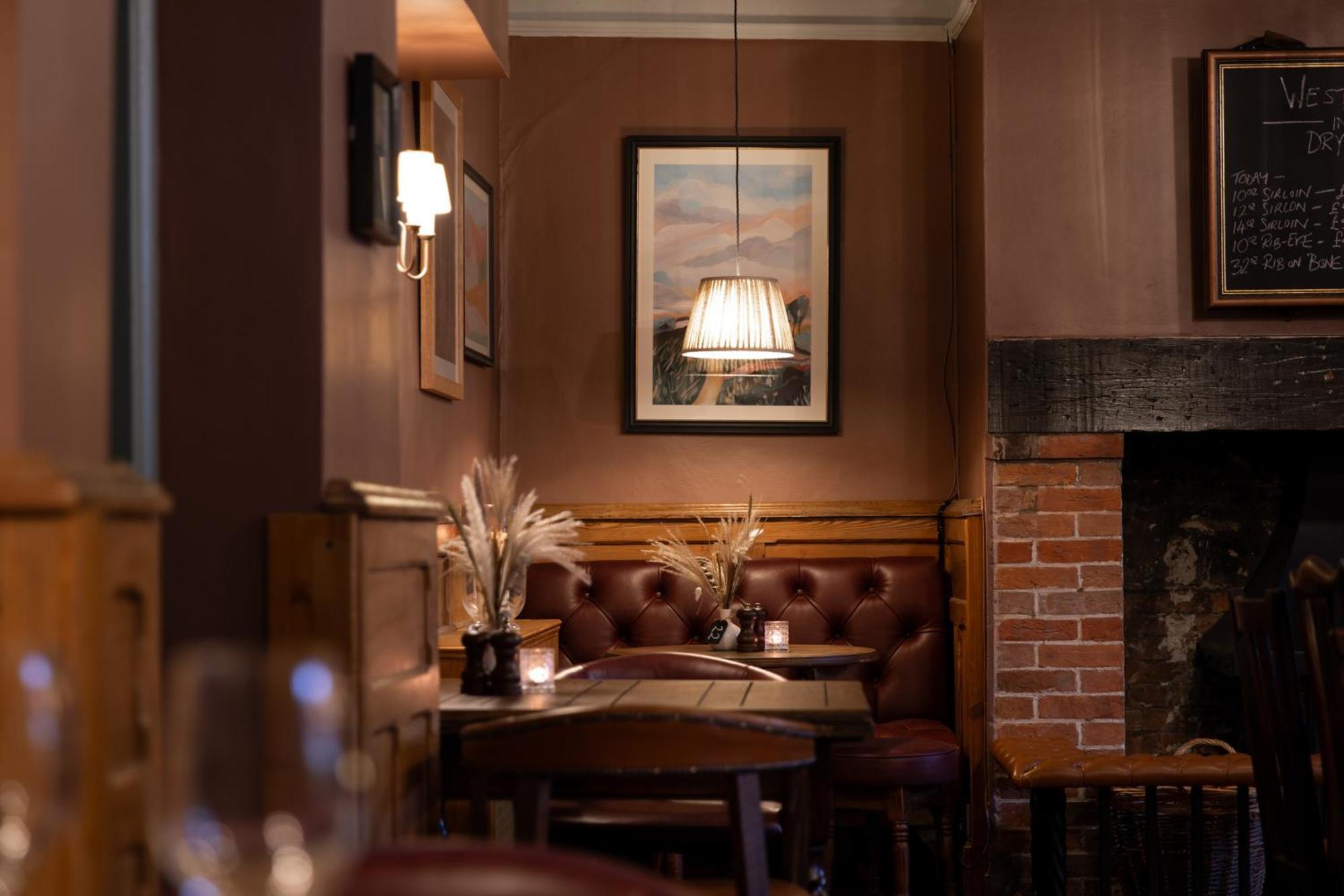 The Lamb Inn Hindon ภายนอก รูปภาพ