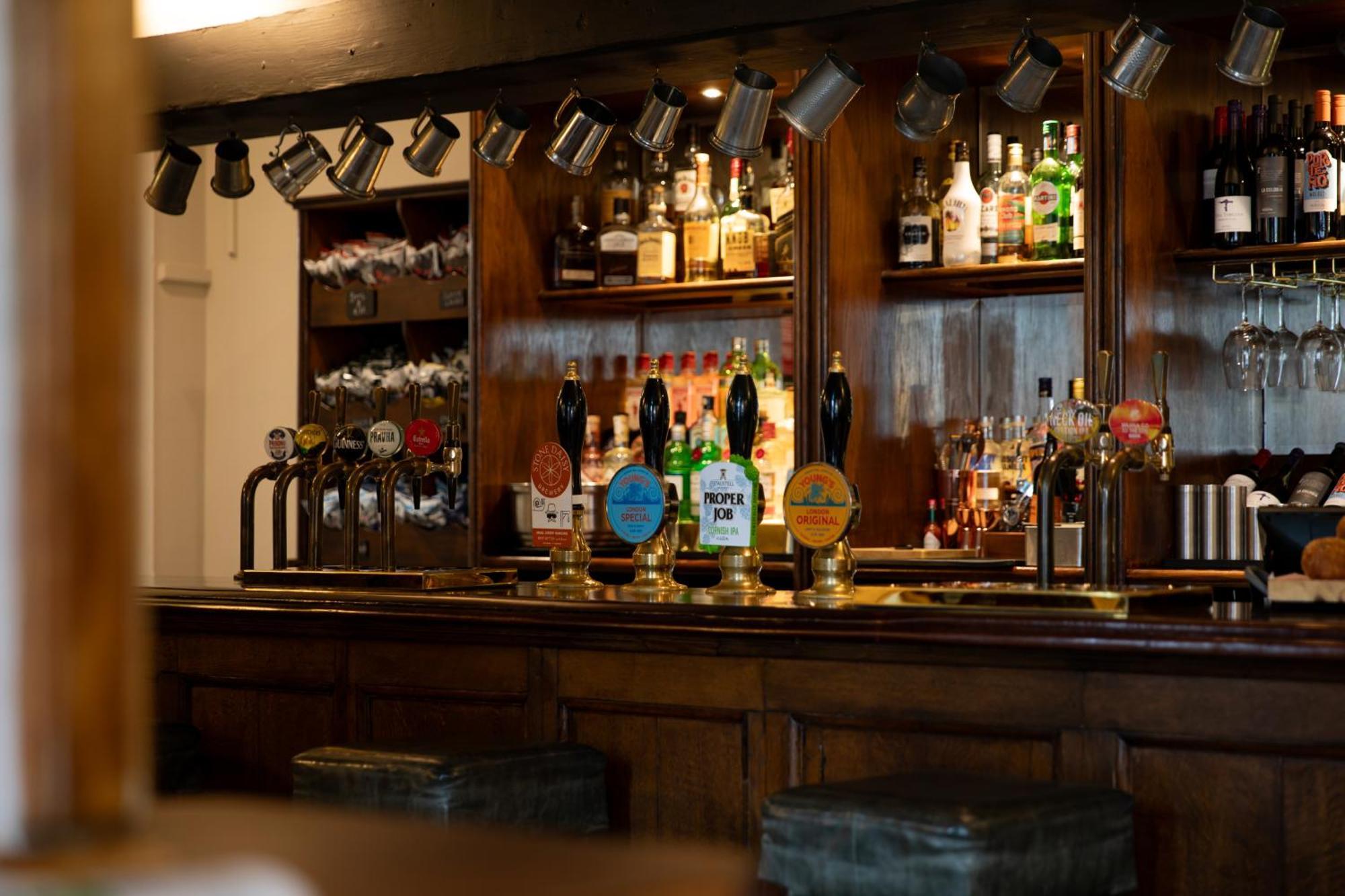 The Lamb Inn Hindon ภายนอก รูปภาพ