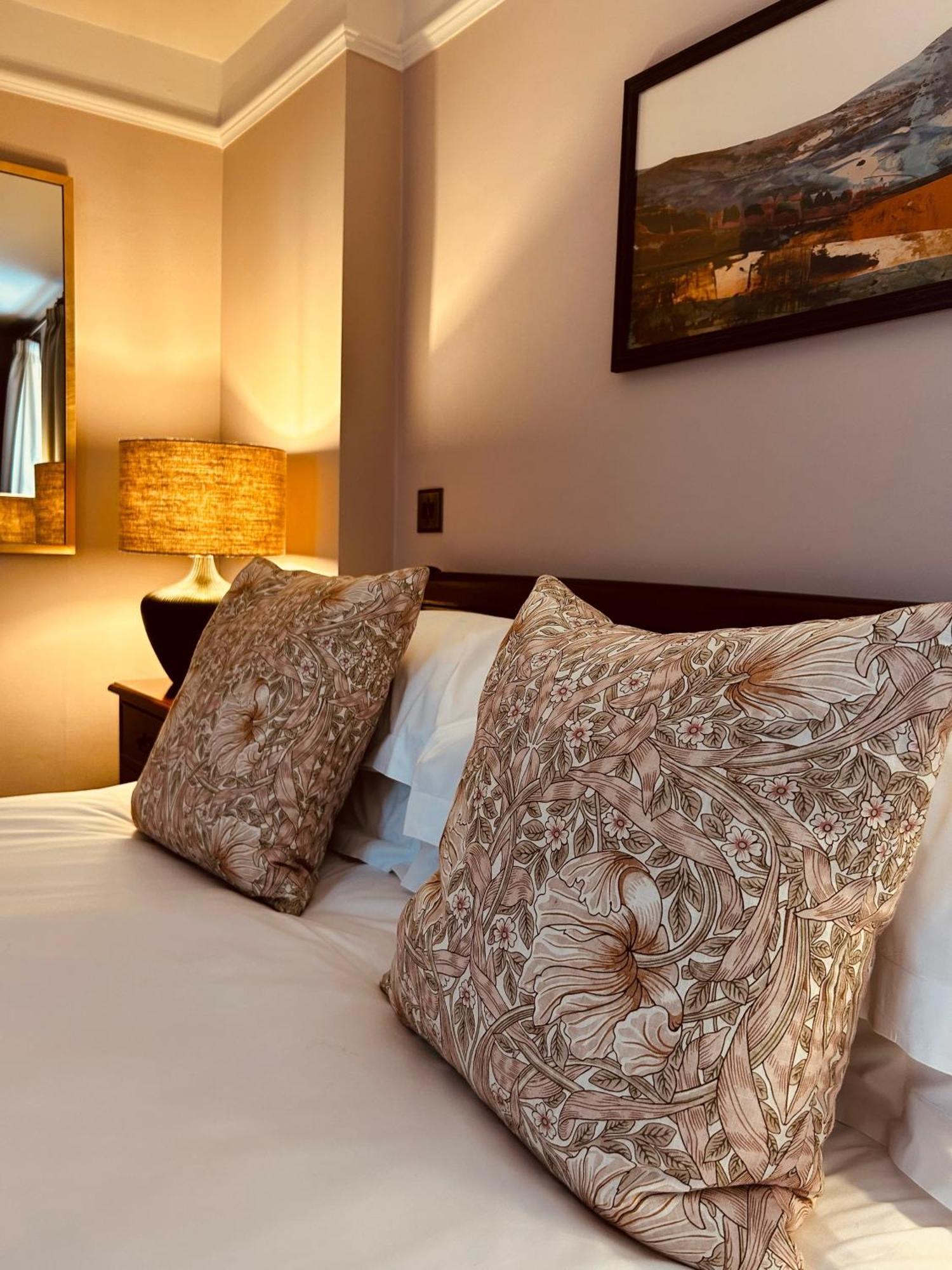 The Lamb Inn Hindon ภายนอก รูปภาพ